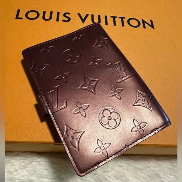 💫 Louis Vuitton RARE Matte Vernis Violet/Purple Leather PM Agenda!! - Picture 16 of 16